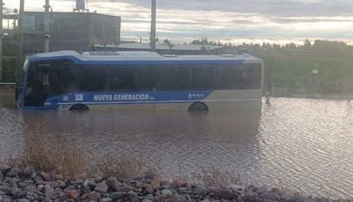 Evacuados, calles inundadas y caos en Mendoza: fotos y videos de las consecuencias tras una fuerte tormenta