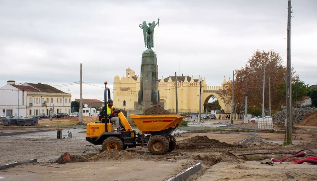 Évora será a cidade pioneira que irá requalificar a área do Rossio de São Brás para dar lugar a um espaço verde amplo para acolher a cerimónia inaugural da Capital Europeia da Cultura 2027. Foto: Município de Évora
