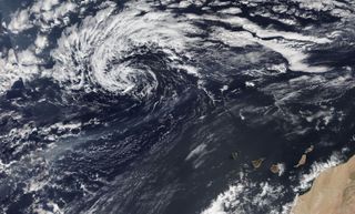 Ex Paulette sigue presente muy al noroeste de Canarias