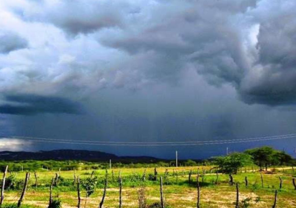 O acúmulo extremo de chuvas nas últimas horas provocou o caos no interior do Nordeste. Foto: Reprodução/ PE Notícias