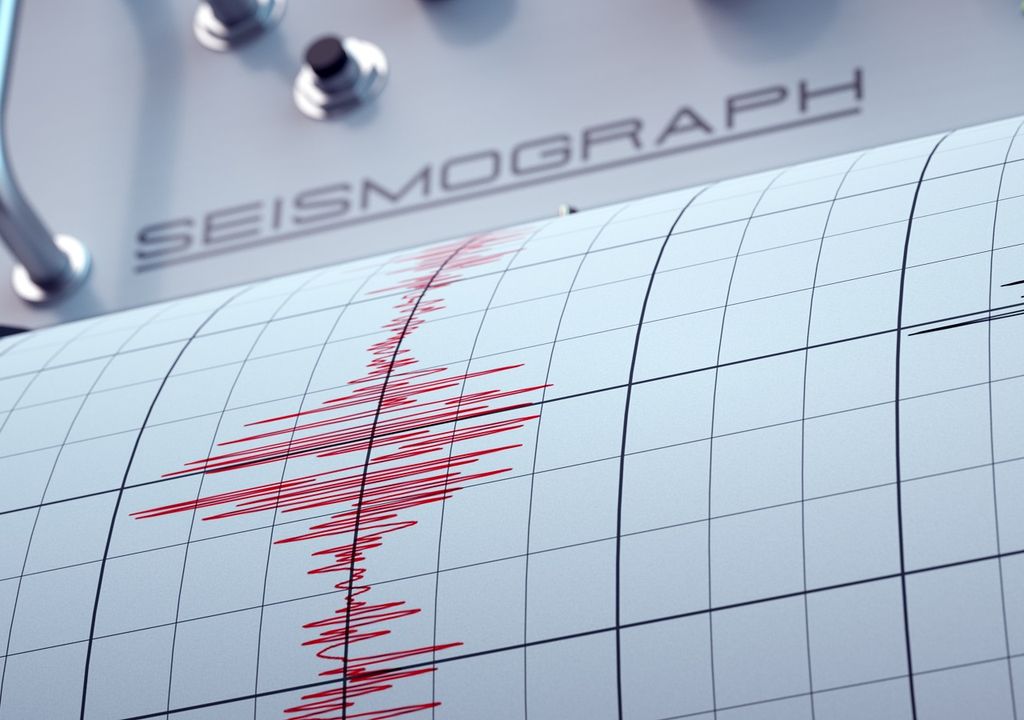sismógrafo; temblor; terremoto