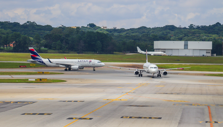 Expans&atilde;o de aeroportos e ina&ccedil;&atilde;o: a contradi&ccedil;&atilde;o da mobilidade espanhola