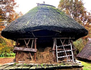 Experimentelle Archäologie erleben im Museumsdorf Düppel