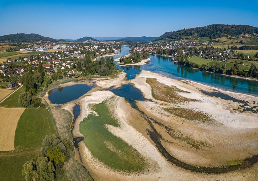 dürre, rhein, wasserstand Das Thema Dürre und Niedrigwasser könnte im Herbst 2026 erst so richtig eskalieren und uns viel Geld kosten.