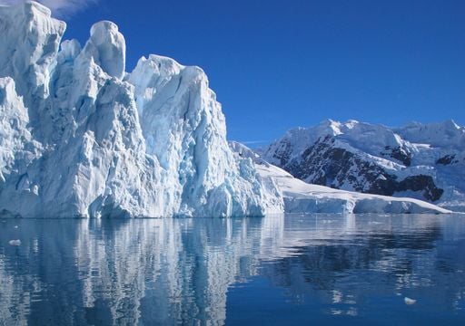 Expertos del CIRES alertan: un glaciar de la Antártida ha colapsado a una velocidad no vista desde la Edad de Hielo