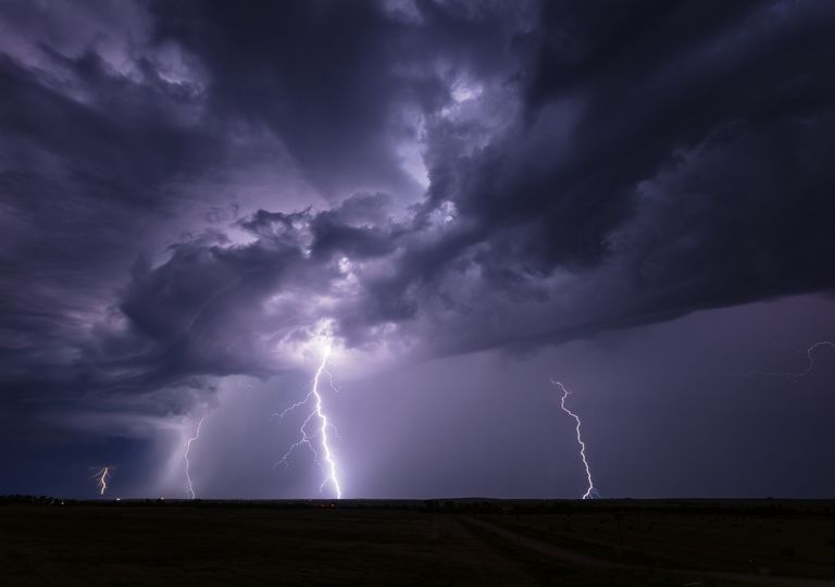 Extensa frente fria deixa alertas de tempo severo do Sudeste até o Norte Extensa frente fria deixa alertas de tempo severo do Sudeste até o Norte