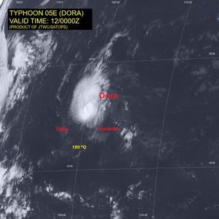 El extraño huracán Dora se convierte en tifón en su largo viaje por el Pacífico