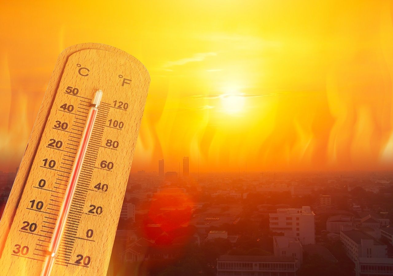 Anticiclón fortalecido por El Niño y la urbanización favorecerán extremas de 45-50°C en la ola de calor.