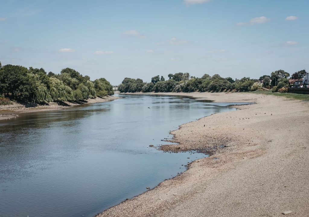 Drought hits the Thames in 2018