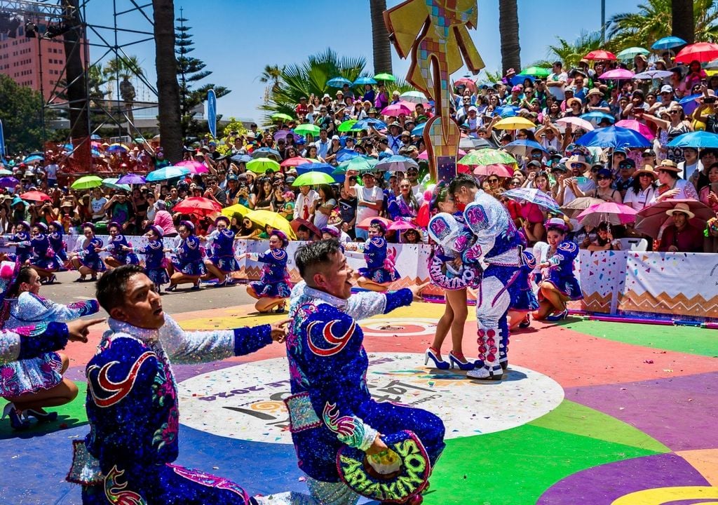 El carnaval llenará las calles de Arica de color, música y cultura andina. Crédito: aricafuerzadelsol.cl