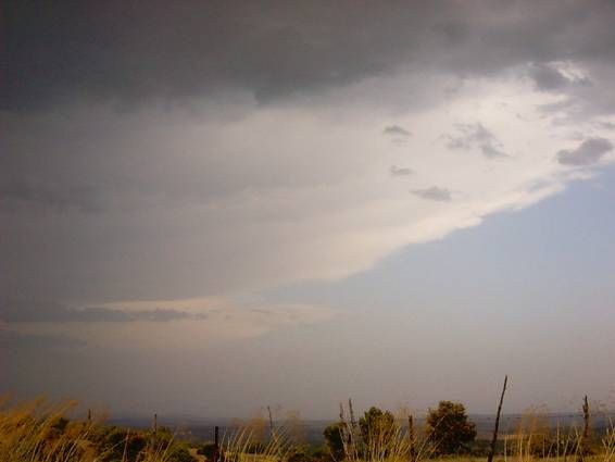 Familia De Tormentas Sobre Guadarrama, El 26 De Junio De 2002