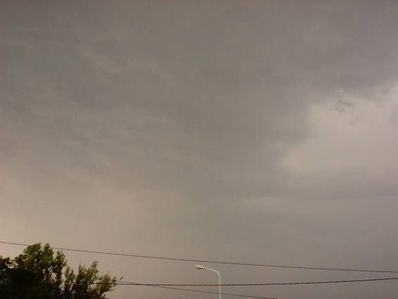 Familia De Tormentas Sobre Guadarrama, El 26 De Junio De 2002