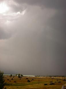Familia De Tormentas Sobre Guadarrama, El 26 De Junio De 2002