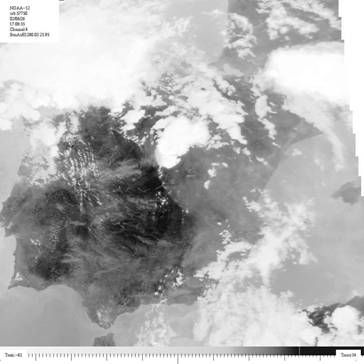 Familia De Tormentas Sobre Guadarrama, El 26 De Junio De 2002