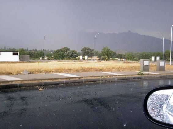 Familia De Tormentas Sobre Guadarrama, El 26 De Junio De 2002