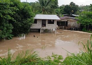 Familias en Ecuador son evacuadas tras seis horas de lluvia que generaron inundaciones 