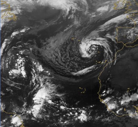 Fases De Una Borrasca Y Ciclogénesis En La Cercanía De Canarias