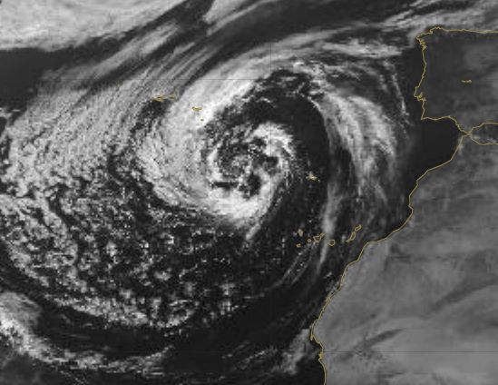 Fases De Una Borrasca Y Ciclogénesis En La Cercanía De Canarias