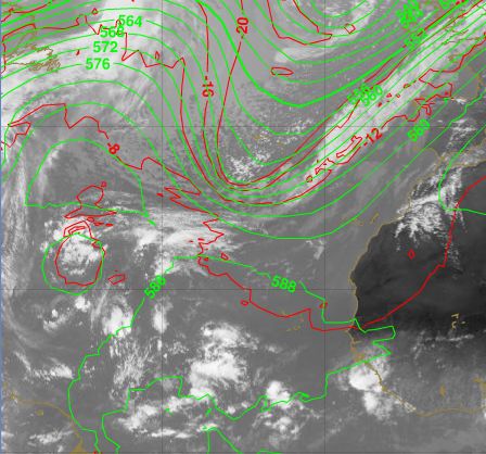 Fases De Una Borrasca Y Ciclogénesis En La Cercanía De Canarias Ídem que el caso anterior pero para la imagen IR con el geopotencial, en verde, y temperatura en 500 hPa en rojo. Una zona de cumulonimbos realzados se observa en el seno de la vaguada al sur de las Azores y que se va a descolgar.