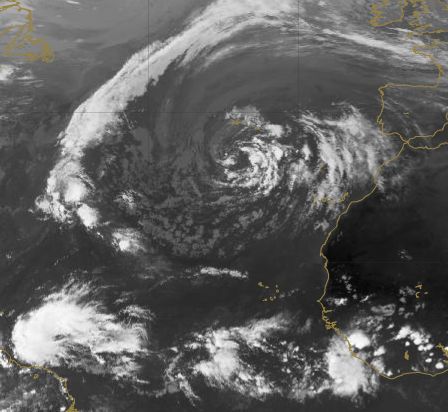 Fases De Una Borrasca Y Ciclogénesis En La Cercanía De Canarias