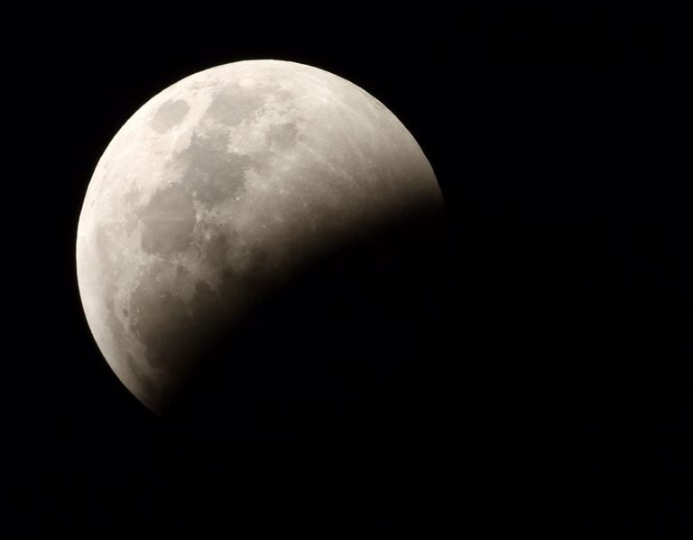 Fast-Blutmond am Freitag! Seltene Mondfinsternis &uuml;ber Deutschland &ndash; &bdquo;Wer zu lange schl&auml;ft, hat Pech"