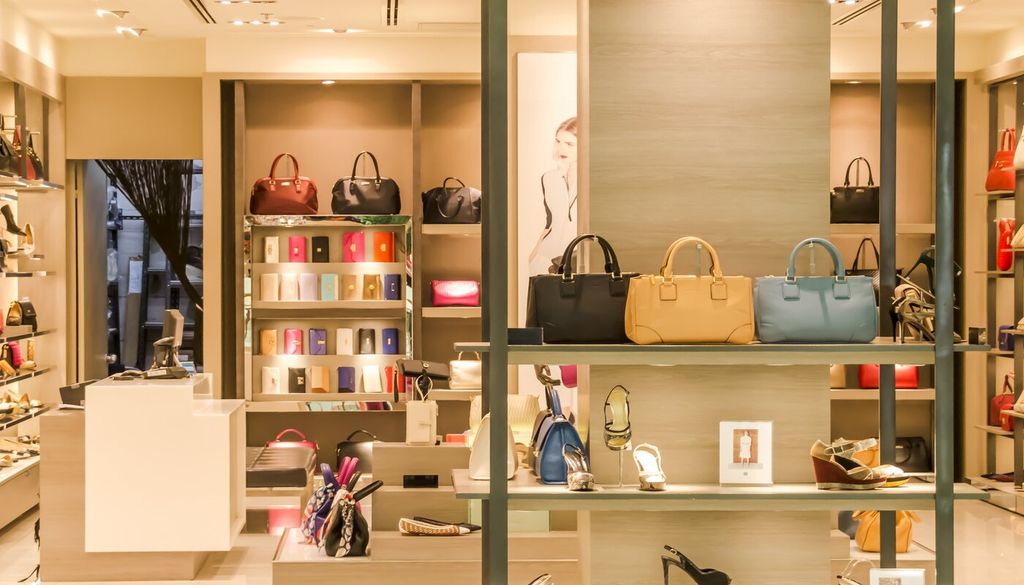 Robes, chaussures, sacs... Tout peut être acheté à prix cassés Robes, chaussures, sacs... Tout peut être acheté à prix cassés
