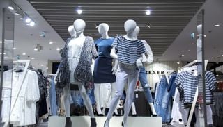 La fast-fashion n&rsquo;est pas forc&eacute;ment plus abordable que les autres v&ecirc;tements