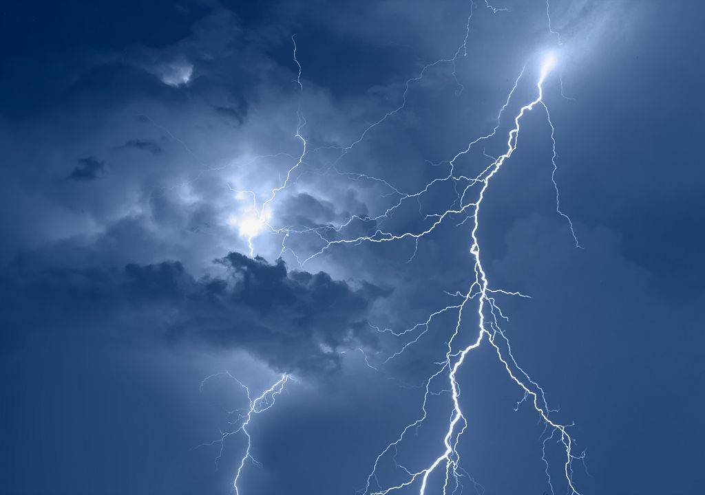 Tormenta; chubascos; rayos