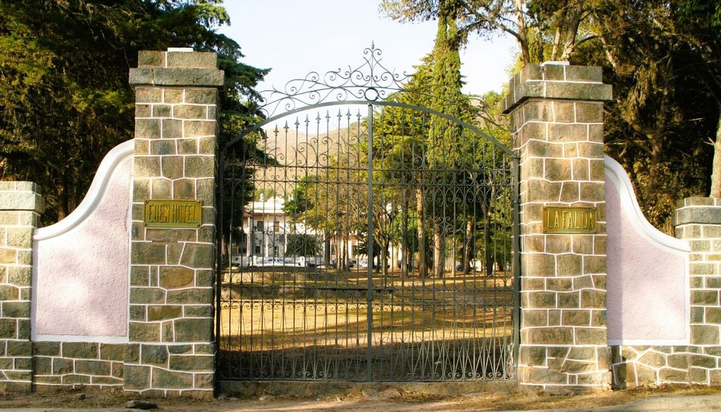 Chiudere temporaneamente parchi e aree verdi