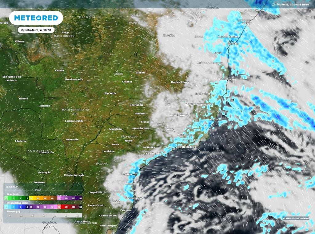 Previsão de precipitação (em mm) e nebulosidade para quinta-feira (4) à tarde (13h), segundo o modelo europeu ECMWF.