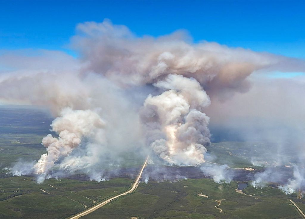 Pyrocumulus nuage incendie fumée prétexte