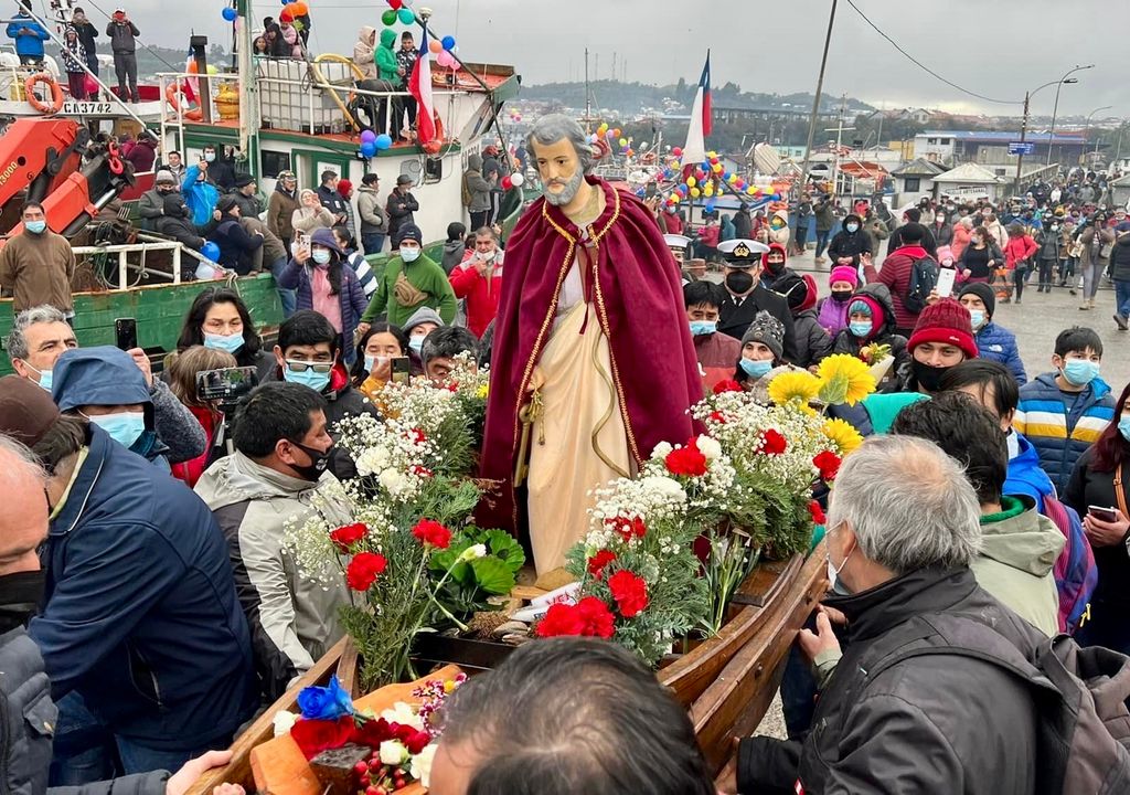 Festividad de San Pedro en Quellón, Chiloé. Festividad de San Pedro en Quellón, Chiloé.
