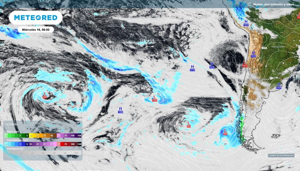 Miércoles: Las altas presiones siguen ancladas sobre Chile y dejan el centro más nublado que mojado. Se aprecian varios sistemas frontales avanzando hacia el continente.