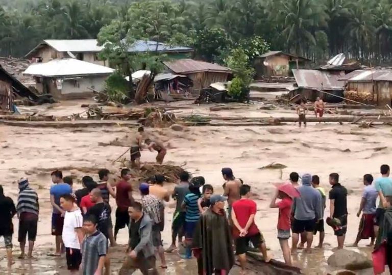 Filipinas: inundações severas, terremoto e milhares de evacuados Filipinas: inundações severas, terremoto e milhares de evacuados