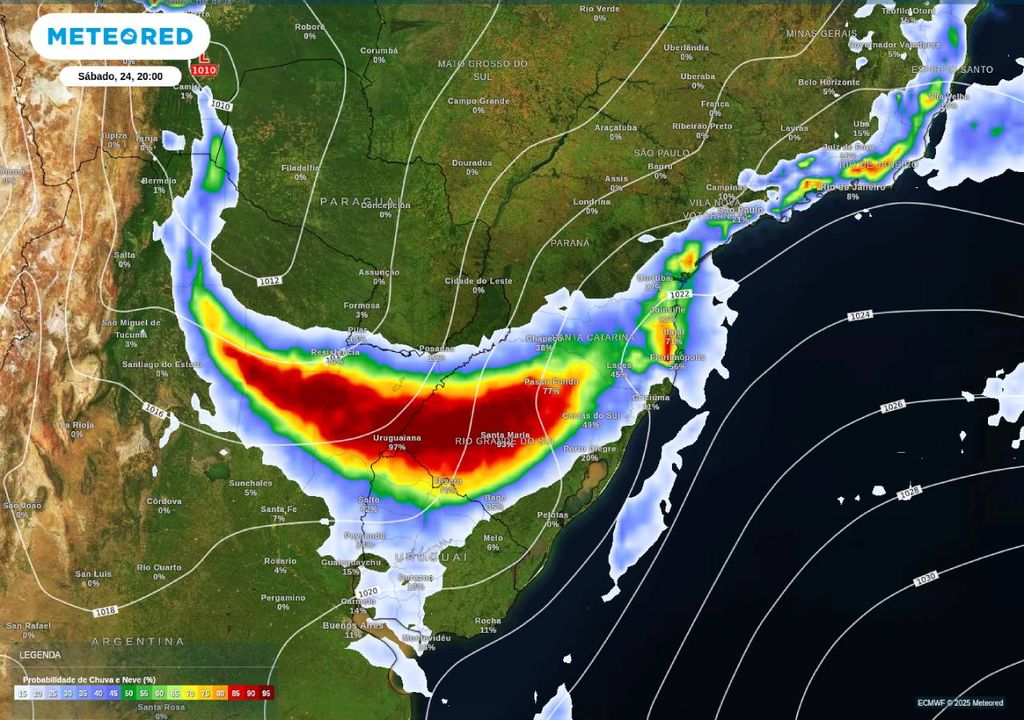 A atuação de um cavado (representado pelas linhas de pressão curvadas sobre o Rio Grande do Sul) no sábado (24) aumenta a probabilidade de chuva (escala de cores). A atuação de um cavado (representado pelas linhas de pressão curvadas sobre o Rio Grande do Sul) no sábado (24) aumenta a probabilidade de chuva (escala de cores).