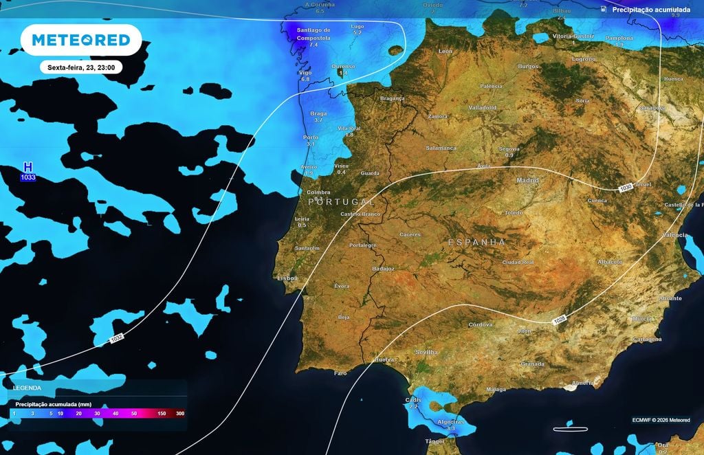Precipitação acumulada prevista pelo modelo europeu (ECMWF) até às 23h de sexta-feira, com os valores mais elevados no Minho e no litoral Norte.