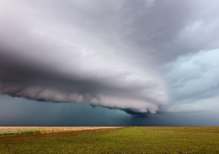 Fim de semana com mais uma frente fria, ar polar e alertas de temporais Fim de semana com mais uma frente fria, ar polar e alertas de temporais