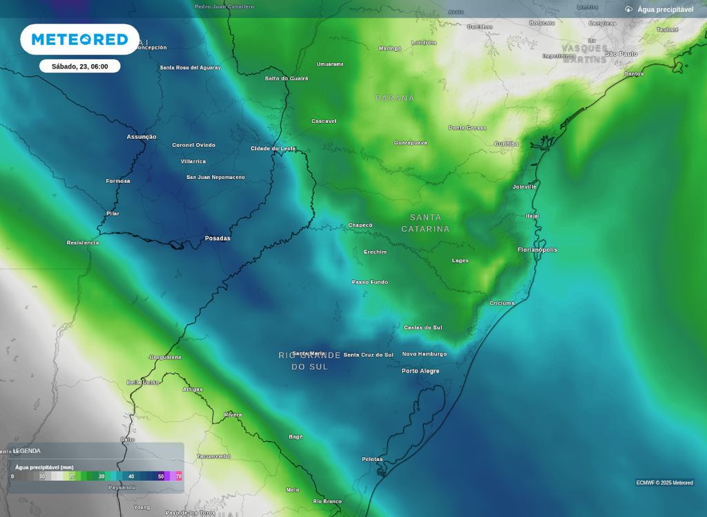 Previsão de água precipitável para o amanhecer de sábado (23).