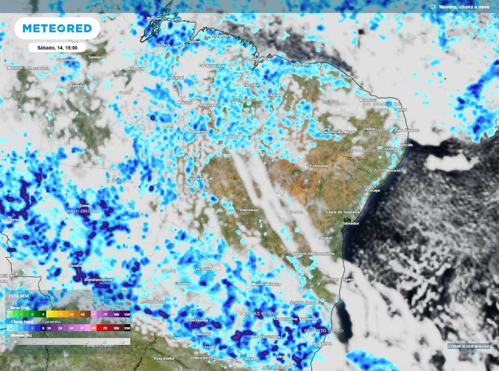 Previsão de precipitação (em mm) e nebulosidade para sábado (15) à tarde (15h), segundo o modelo europeu ECMWF.