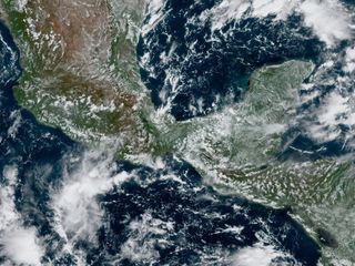 Fin de semana con lluvias muy fuertes en el sureste de México