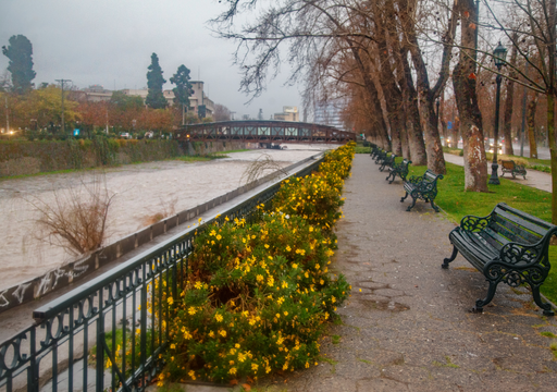 Fin de semana fr&iacute;o bajo un cielo amenazante: las lluvias ya asoman en Santiago