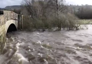 Floods in Scotland: Vehicles stranded in Paisley and Renfrewshire