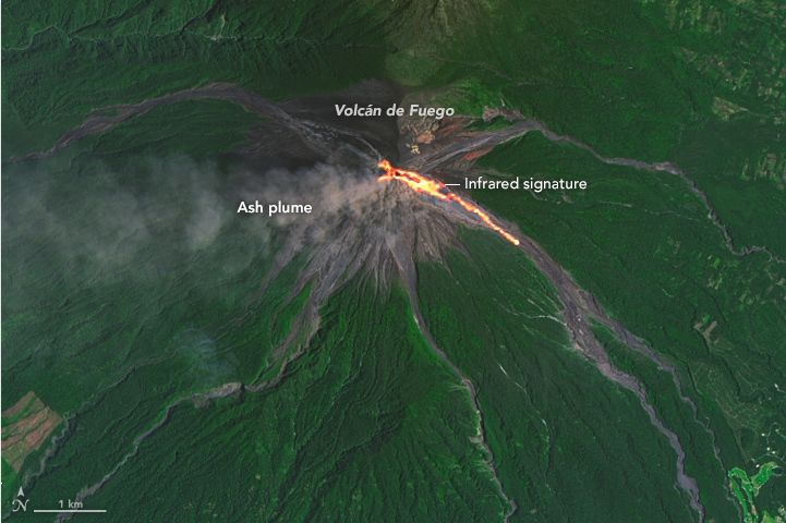 Flujo De Lava En El Volcán De Fuego