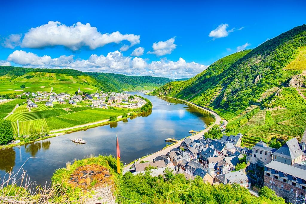 Mosel bei Beilstein Bei Beilstein präsentiert sich die Mosel von ihrer romantischsten Seite. Foto: Adobe Stock