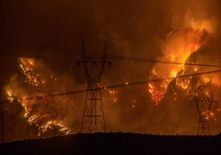 Incêndios florestais na Califórnia provocam milhares de desalojados