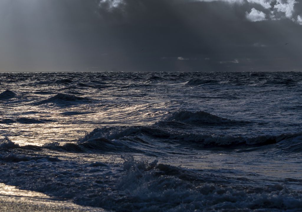 Tempestade e mar agitado
