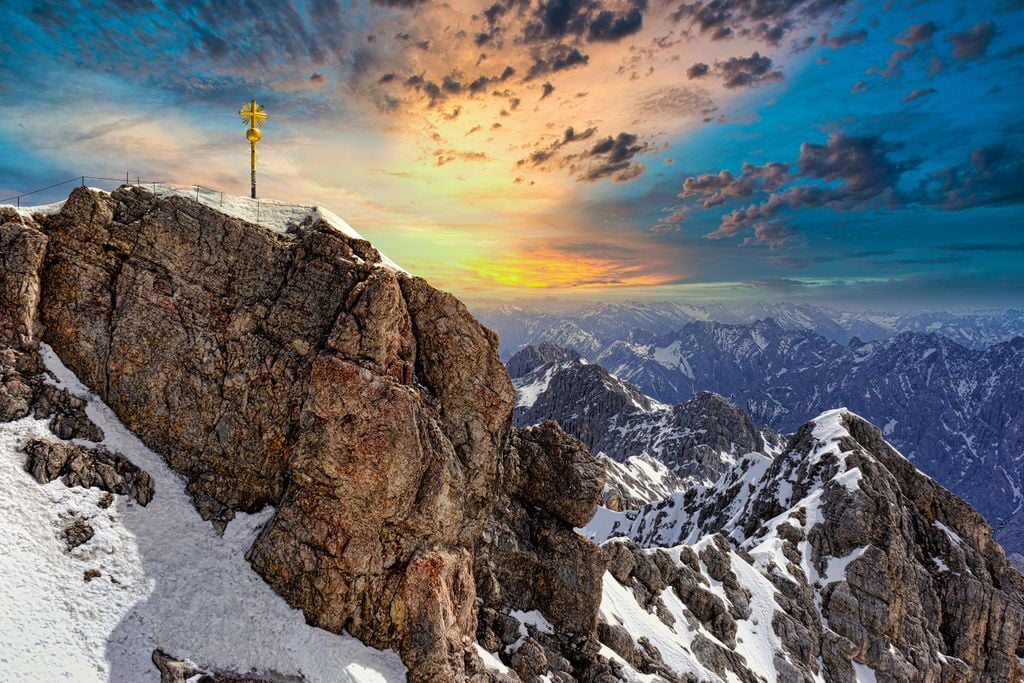 Auf der Zugspitze in den Alpen werden neue Tests für Mars-Missionen durchgeführt (Foto: Adobe Stock)