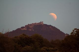 Fotos del eclipse de luna del 15 junio 2011