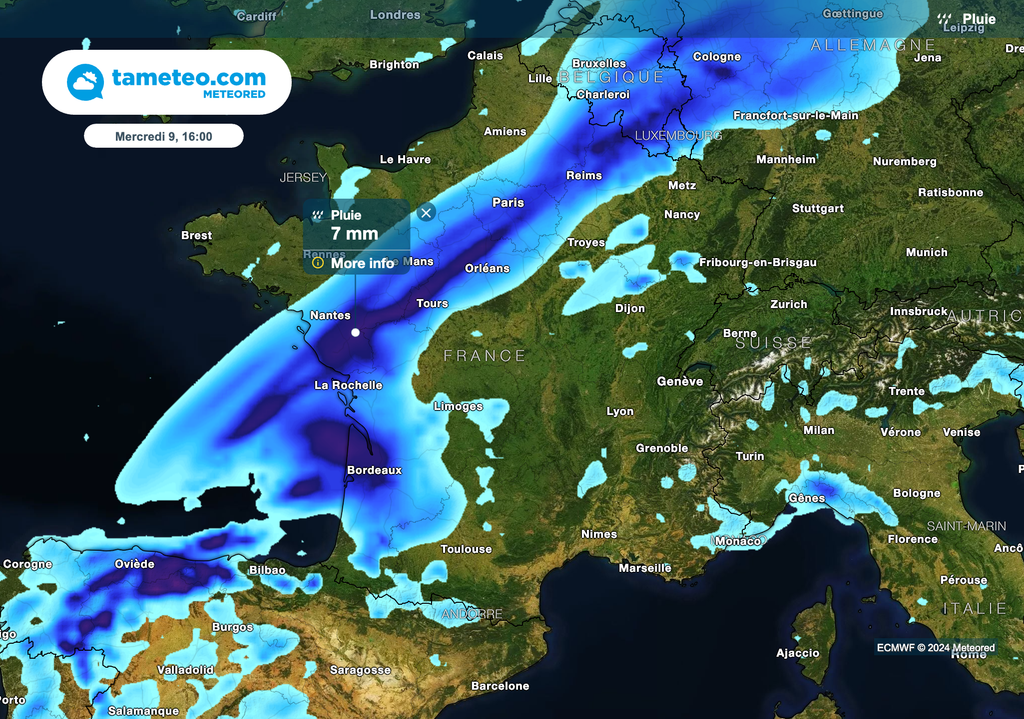En fin de journée, les pluies stationneront toujours sur le même axe, avec un fort risque d'inondations.