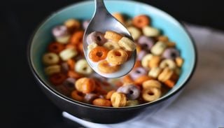 En France, les produits ultra-transform&eacute;s repr&eacute;sentent pr&egrave;s de 70 % de l&rsquo;offre alimentaire en supermarch&eacute;